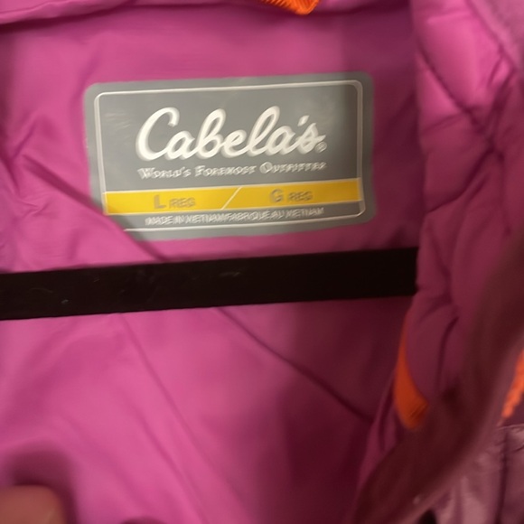 Warm Cabela’s vest. Lightweight. Only worn a few times - Picture 3 of 5